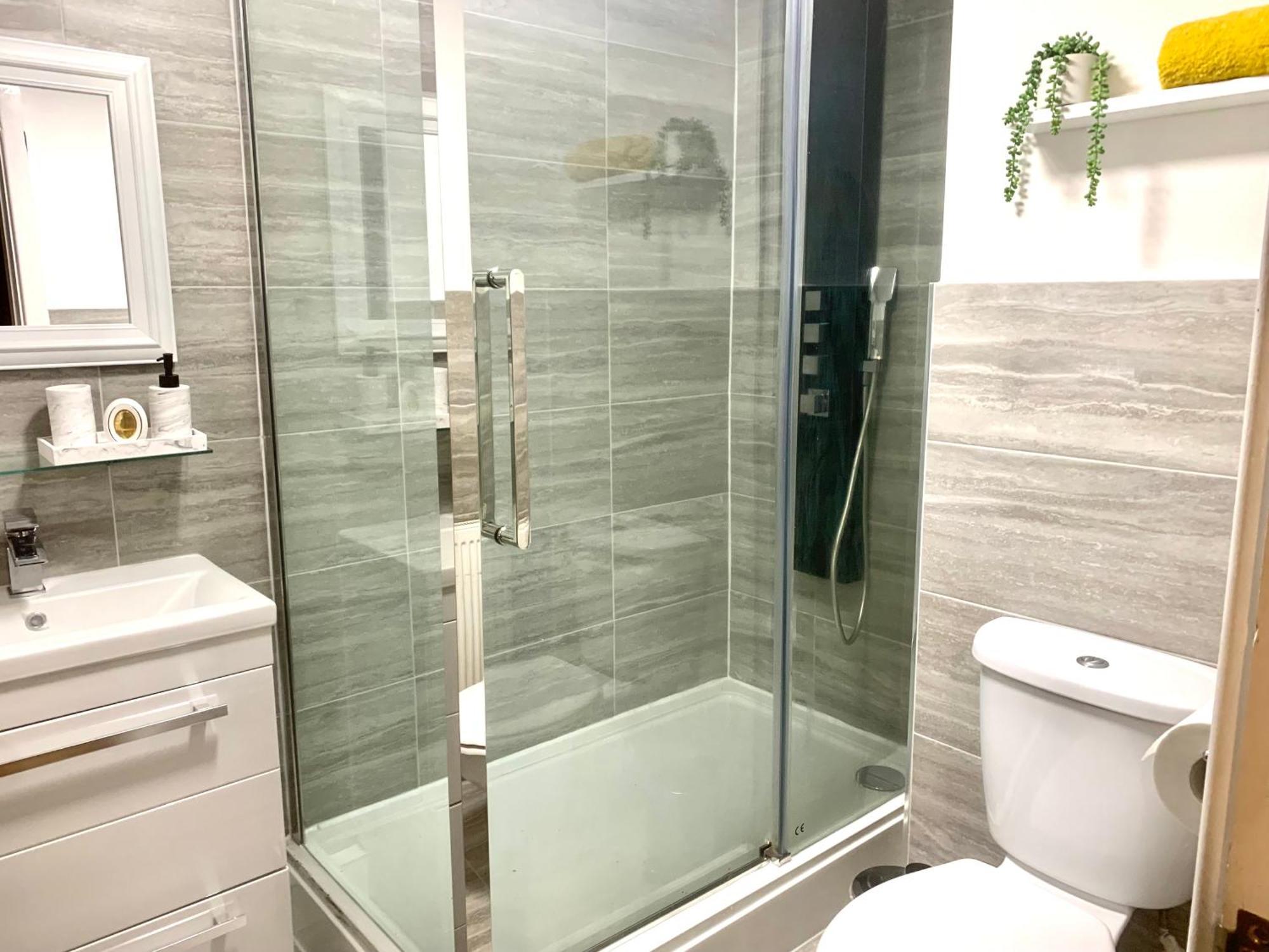 Large Stylish 3 Bedroom City Centre Apartment Free Secure Parking 리버풀 외부 사진
